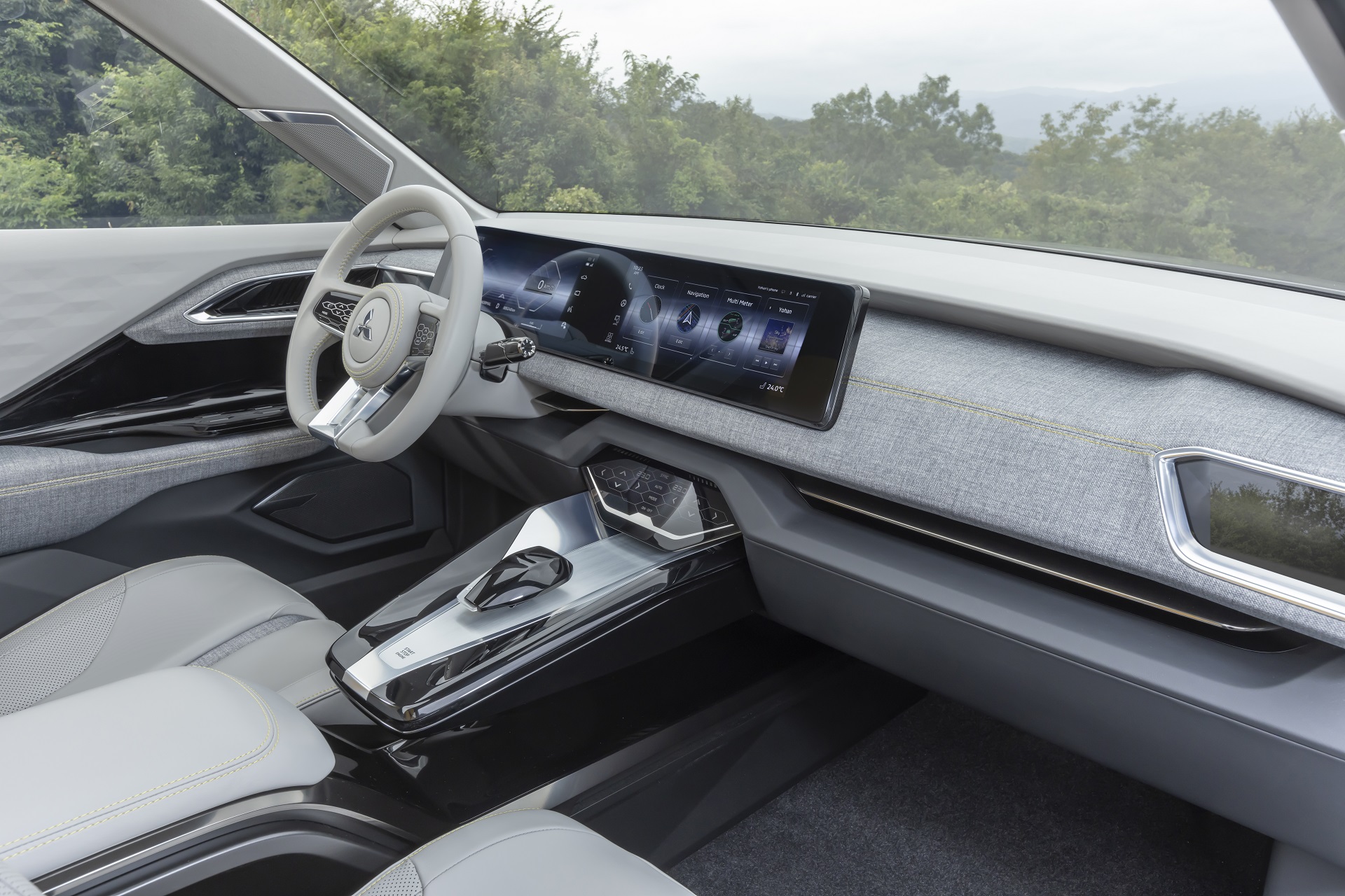 Mitsubishi XFC Concept Smart And Quality Comfort